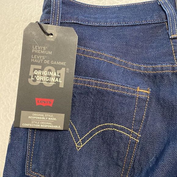 Levi’s 501 ORIGINAL HIGH RISE STRAIGHT LEG FIT WITH A BUTTON FLY SZ W24 L32 - Picture 8 of 8